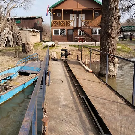 Vikendica Dunavska Terasa אכסניה בלגרד